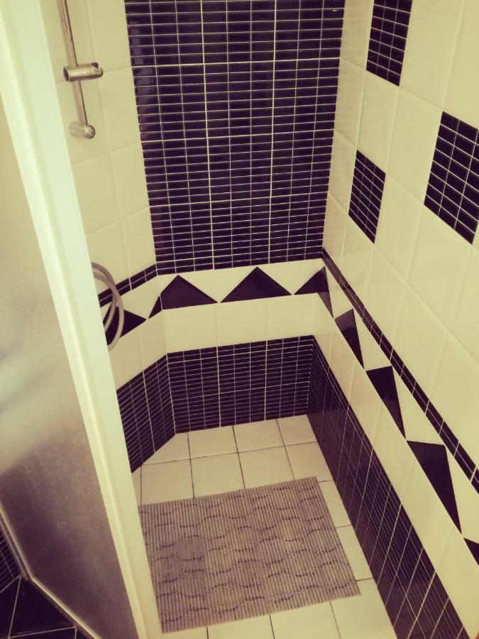 Room Kris With Private Entrance & Private Bathroom Vilanija 外观 照片