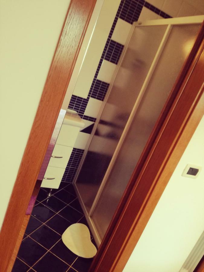 Room Kris With Private Entrance & Private Bathroom Vilanija 外观 照片