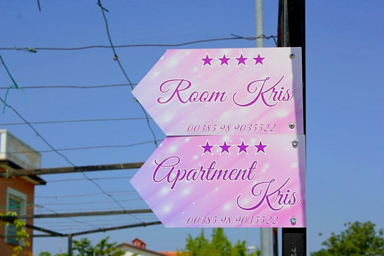 Room Kris With Private Entrance & Private Bathroom Vilanija 外观 照片